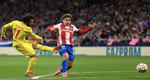 أتلتيكو مدريد الإسباني يعلن إصابة نجمه جريزمان في الفخذ